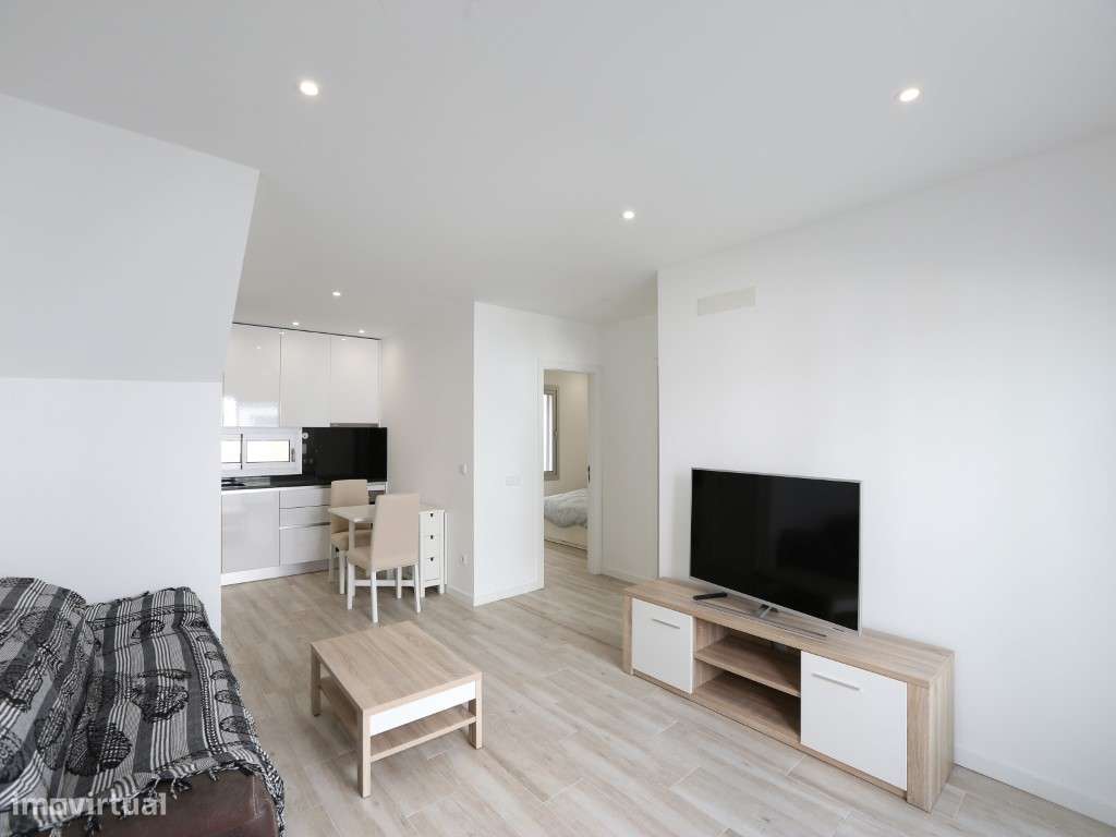 Apartamento T2 situado na zona histórica da Nazaré a 2 passos da praia - Grande imagem: 3/14