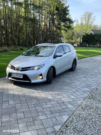 Toyota Auris 1.4 D-4D Premium Comfort - 1