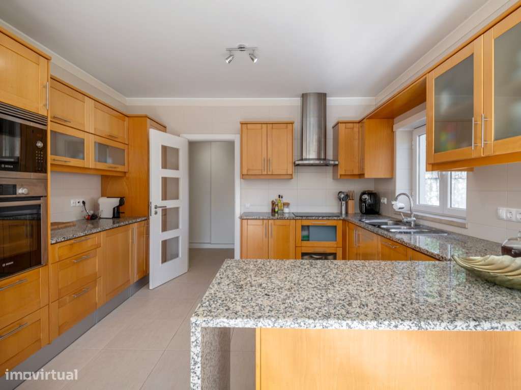 Moradia T3 com piscina, jardim, garagem e vista no Praia d'el Rey B...-5