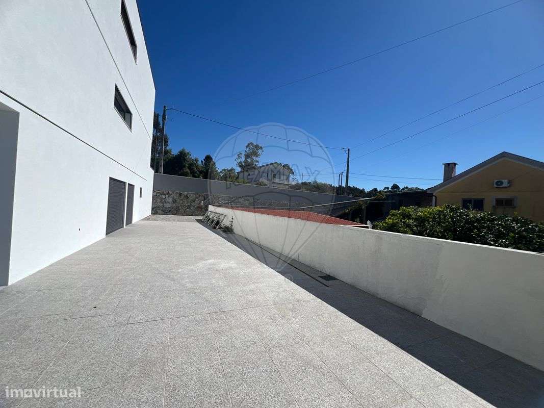 Moradia T4 para venda-26