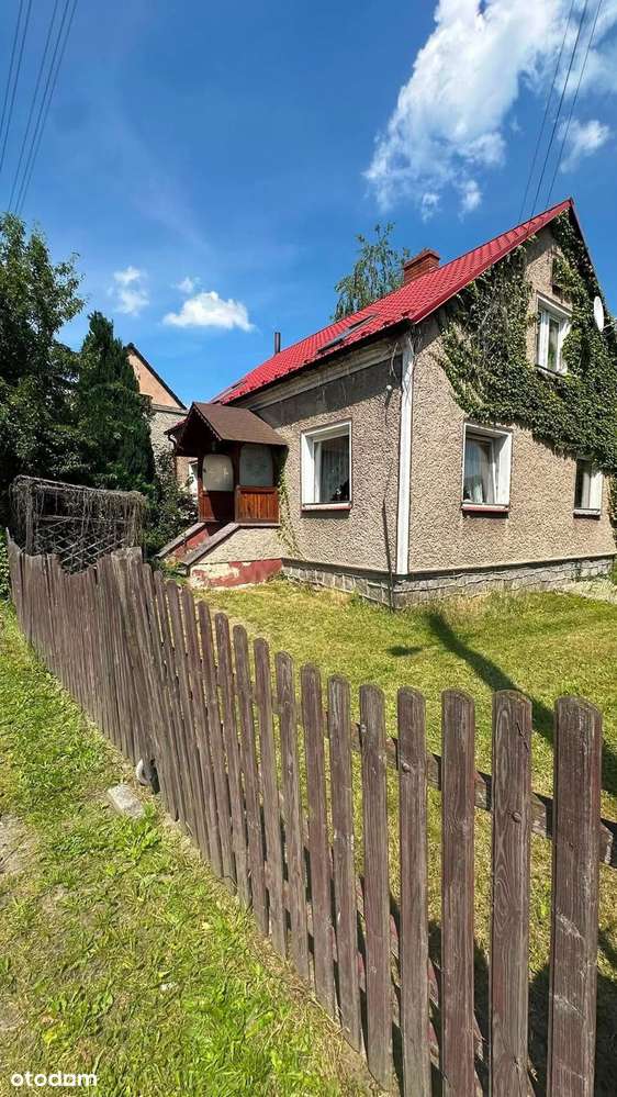 Na sprzedaż dom wolnostojący z budynkami gospodarczymi pod Ślężą!