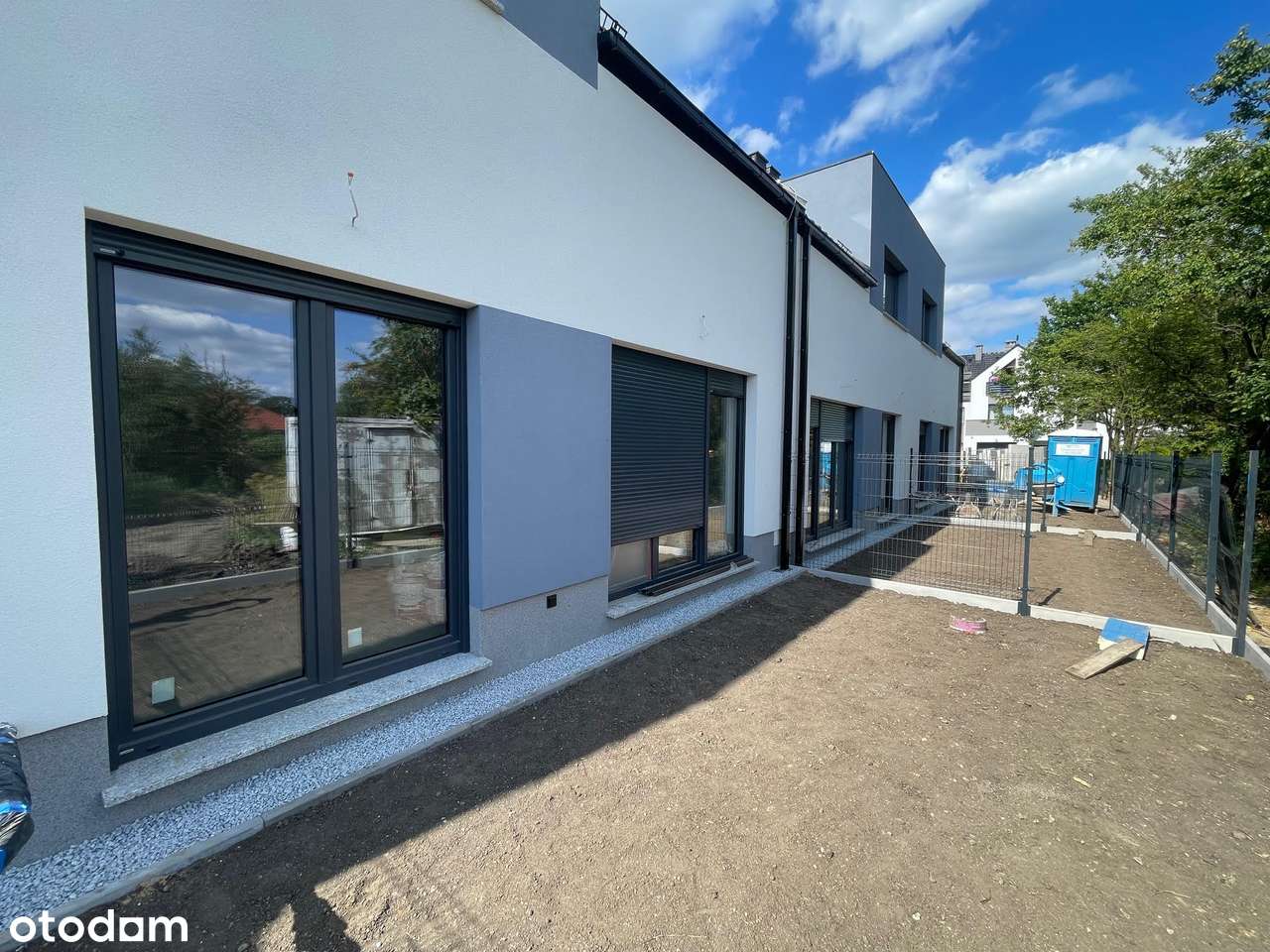 Nowoczesny dom w IWINACH z pompą ciepła i fotowoltaiką, zab. szeregowa - Pełny obrazek: 4/18