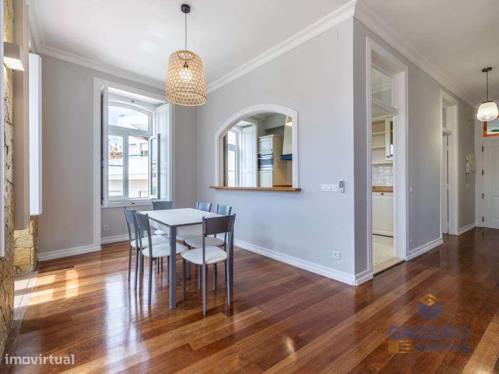 Apartamento Único com Charme Histórico e Conforto Moderno a Passos ...-11