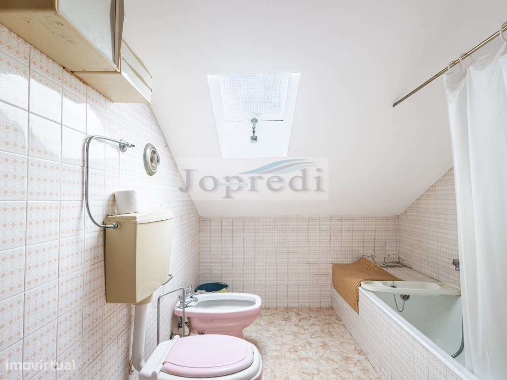 T2 + 5 Duplex Centro de Carcavelos-25