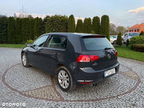 Volkswagen Golf - 6