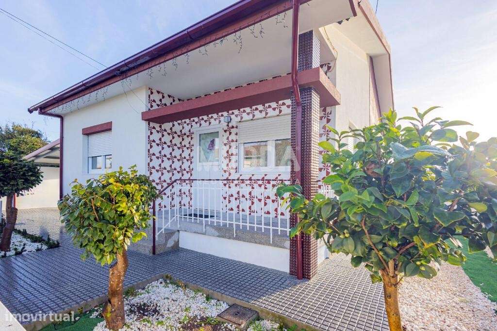 Moradia térrea localizada em Argoncilhe - Grande imagem: 4/33