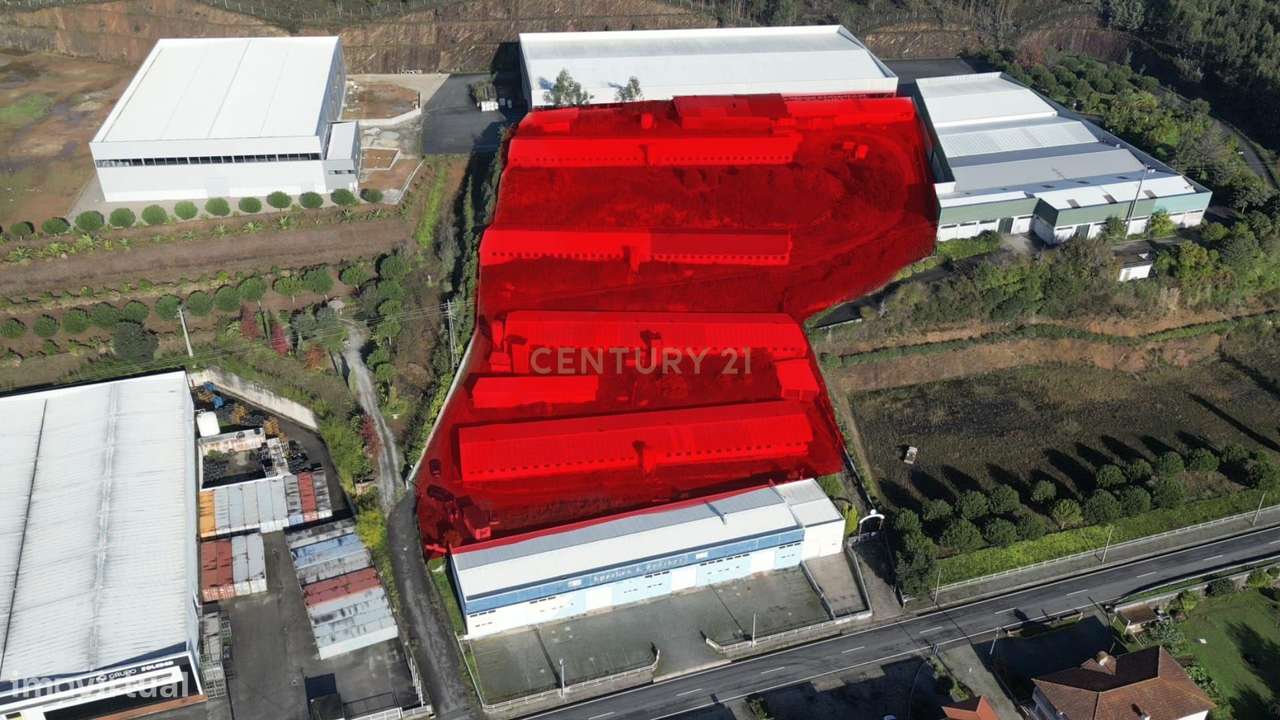 Lote 12.750 m² com 5 Armazéns | Acesso imediato à A41 | Oportunidade Ú-0