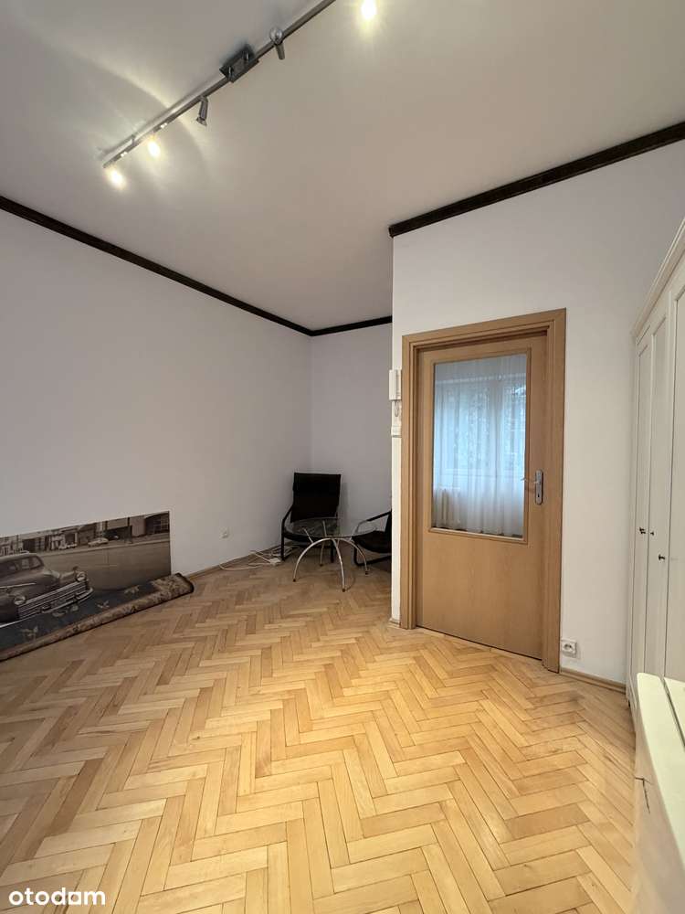 Kawalerka# Idealny rozstaw # OSOBNA KUCHNIA # WINDA # Hoża-7