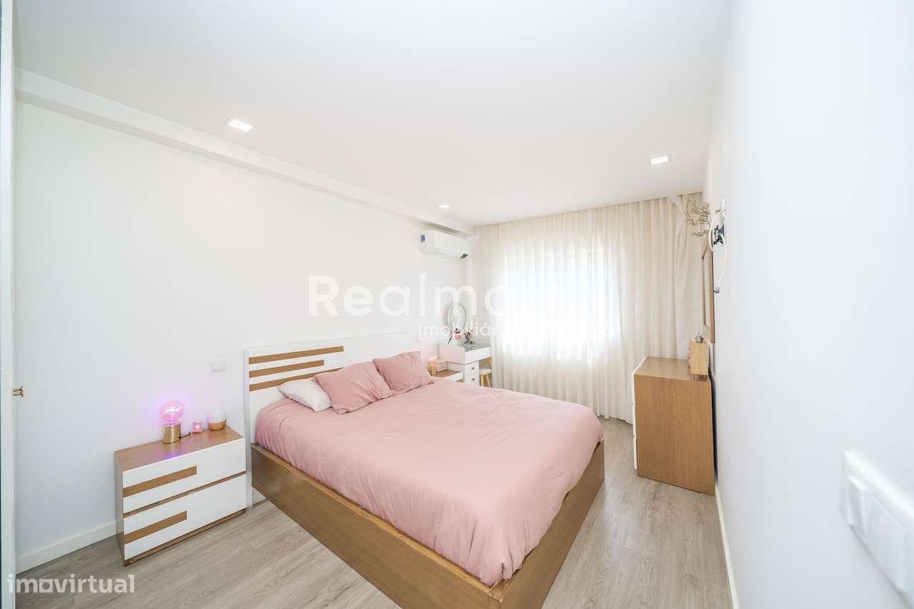 Apartamento T3 Areal- Totalmente Renovado-21
