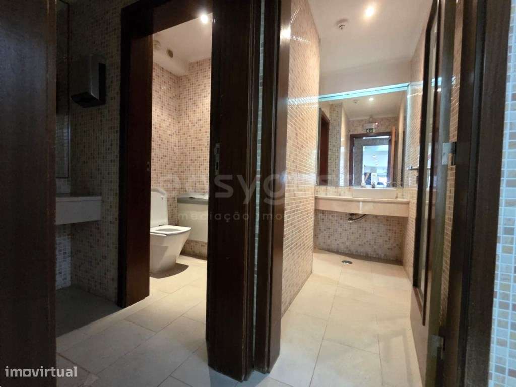 Loja Centro do Barreiro - 160m2 - Miguel Bombarda - Grande imagem: 4/8