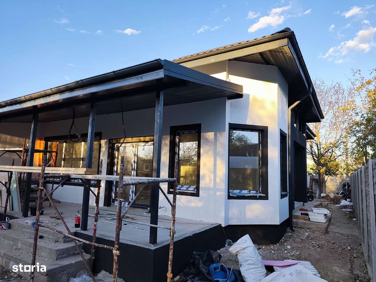 FARA COMISIOANE in Gulia la drum asfaltat casa 4 camere 2 bai P+M-0