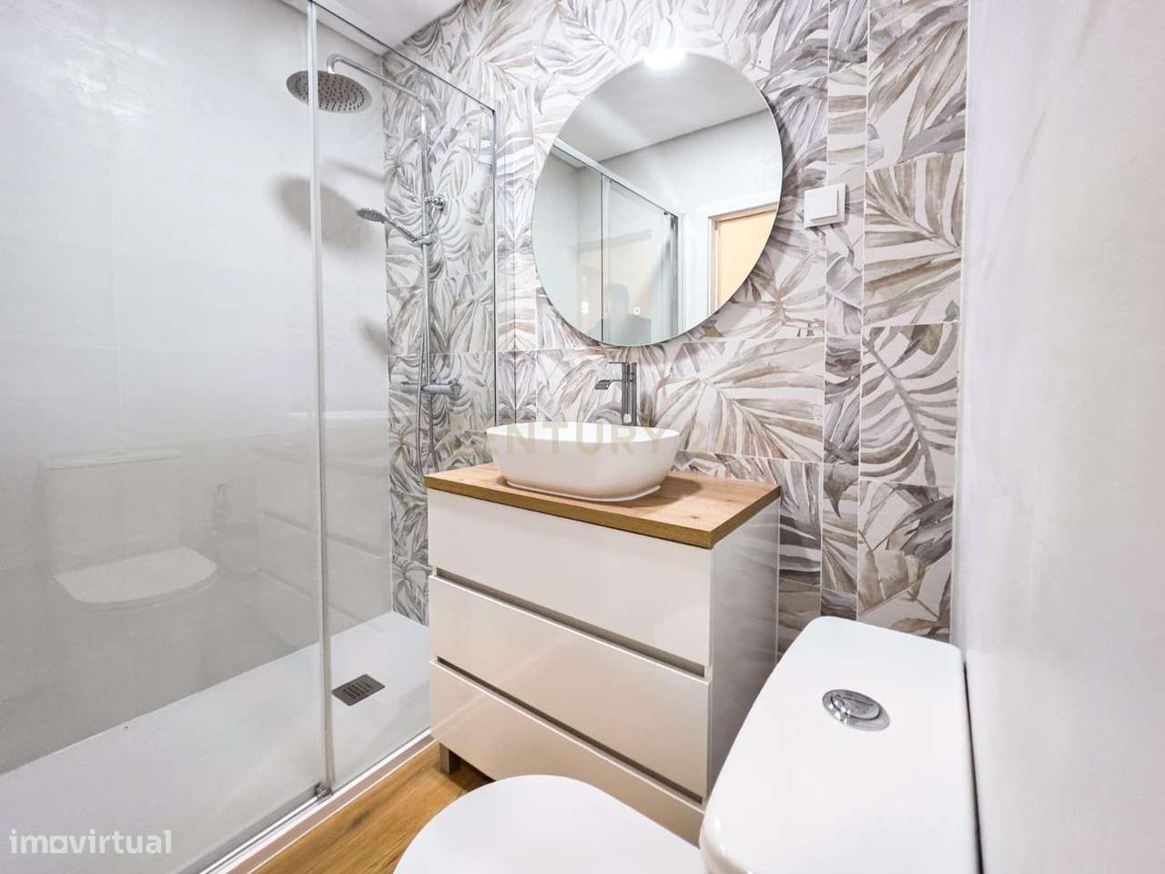 Apartamento Renovado em Setúbal com Vista para a Cidade-16