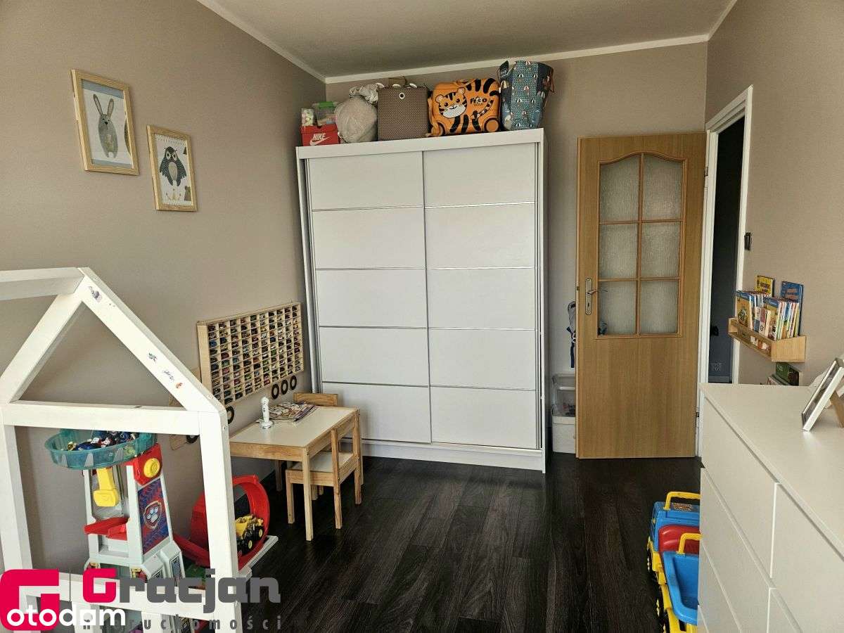 Wygodne 2 pokoje z dużą loggią-9