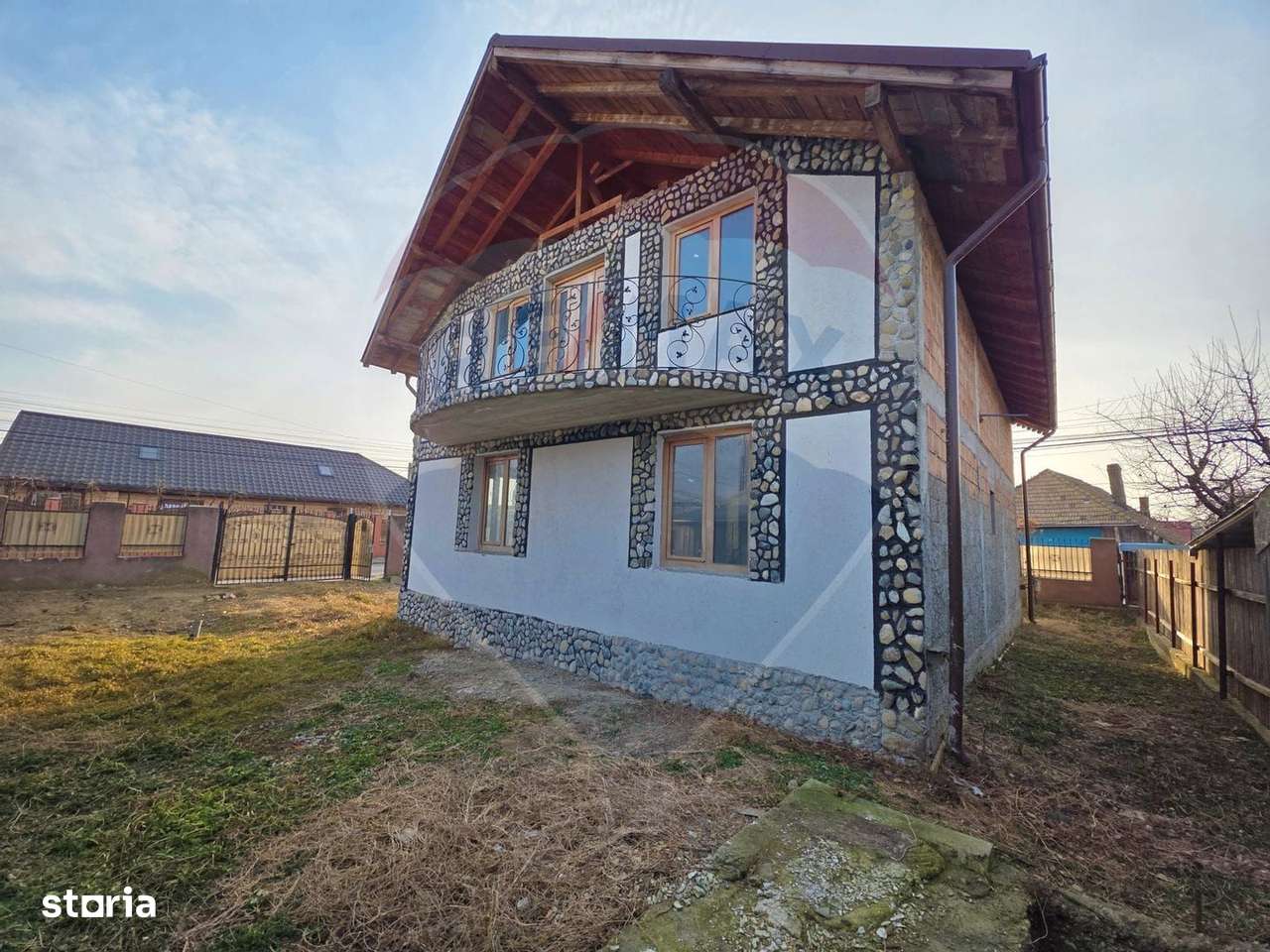 Casă P+M de vânzare - zona Izvoare, Ideală pentru business/locuit - Imagine principală: 5/20