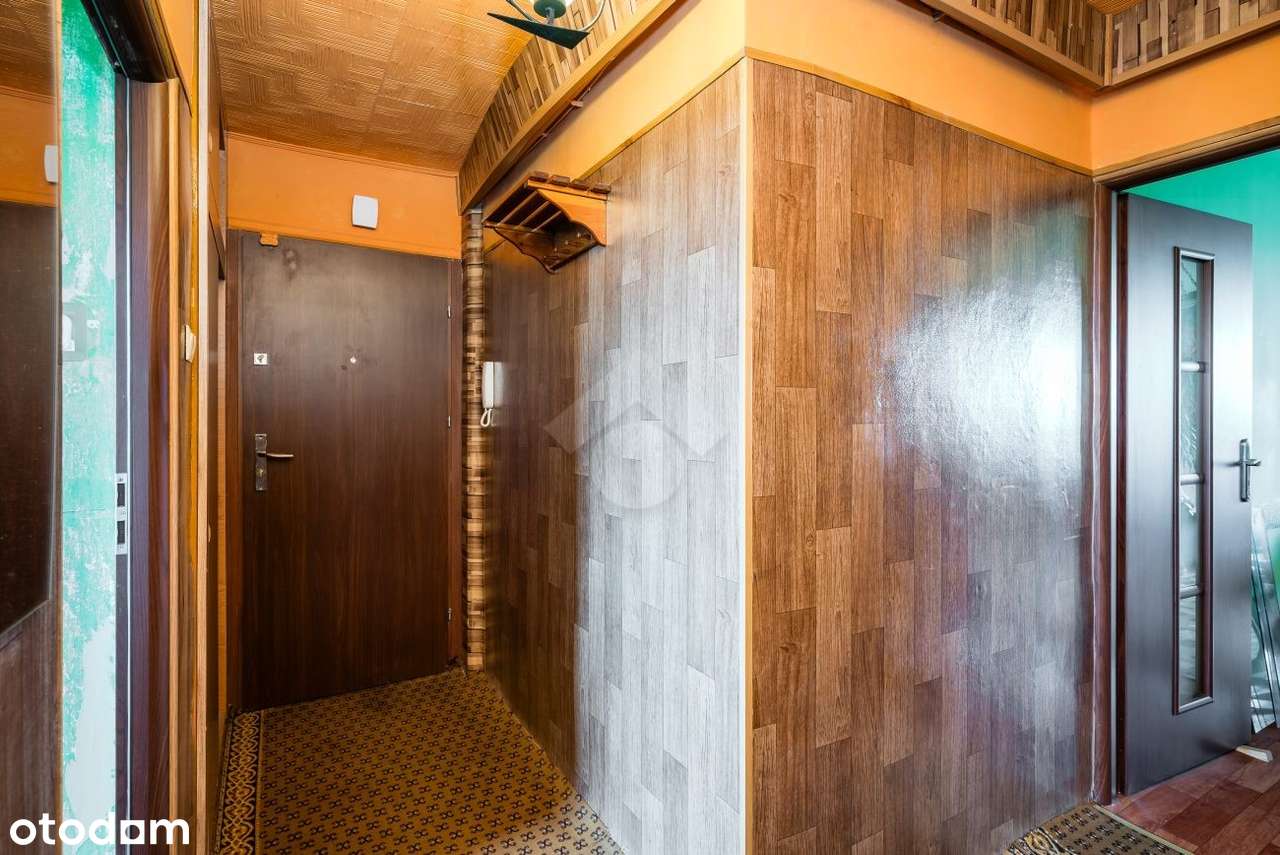 42 m2 - 2 pokojowe mieszkanie z osobną kuchnią obok pętli autobusowej!-4