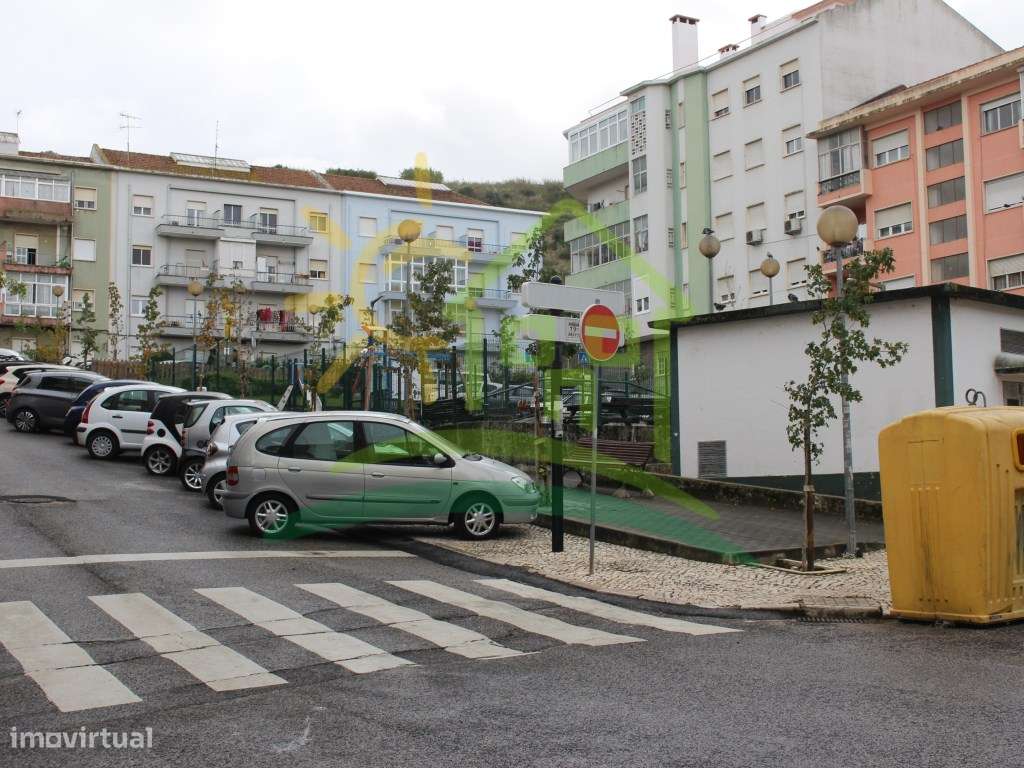 T3 Olival Basto a 10 min a pé do Metro-34