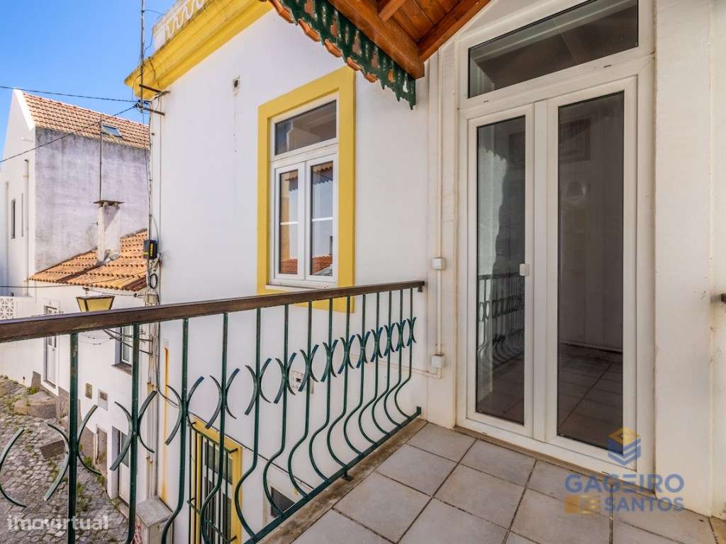 Apartamento Único com Charme Histórico e Conforto Moderno a Passos ...-15