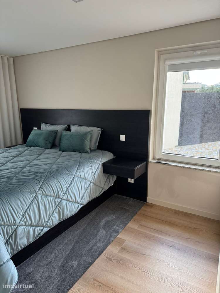 Moradia T3 individual Nova em Rebordões-12