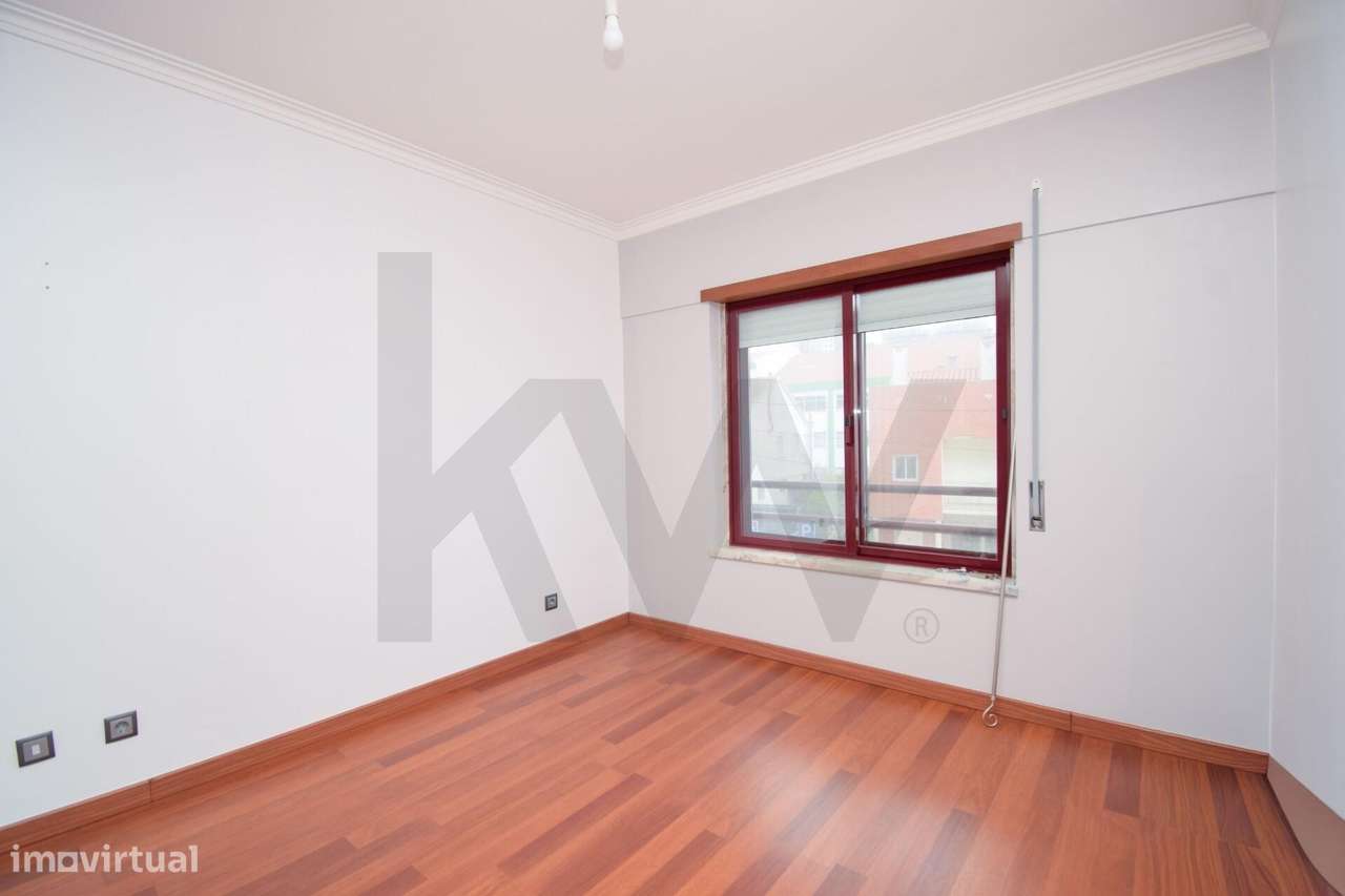 Apartamento T2 | Parqueamento e Arrecadação | Casal da Carochia, Ramad-10