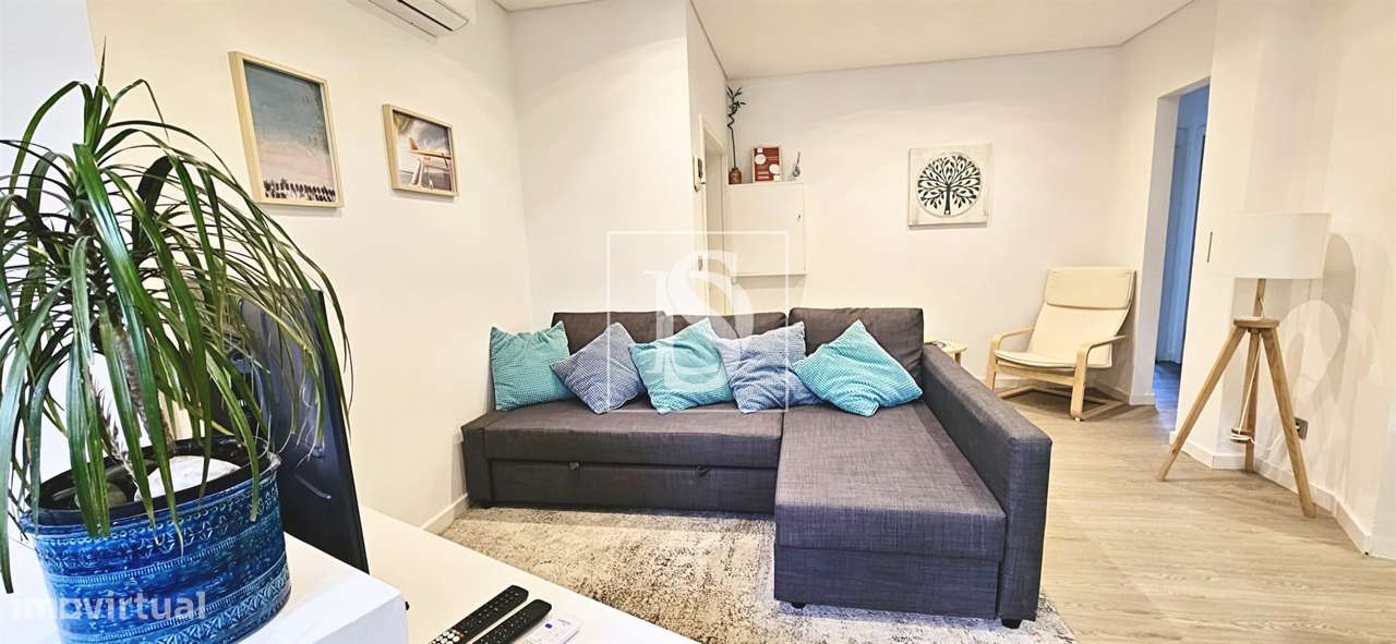 Andar Moradia, T2, Totalmente Renovado, junto à Praia (Lavra)-13