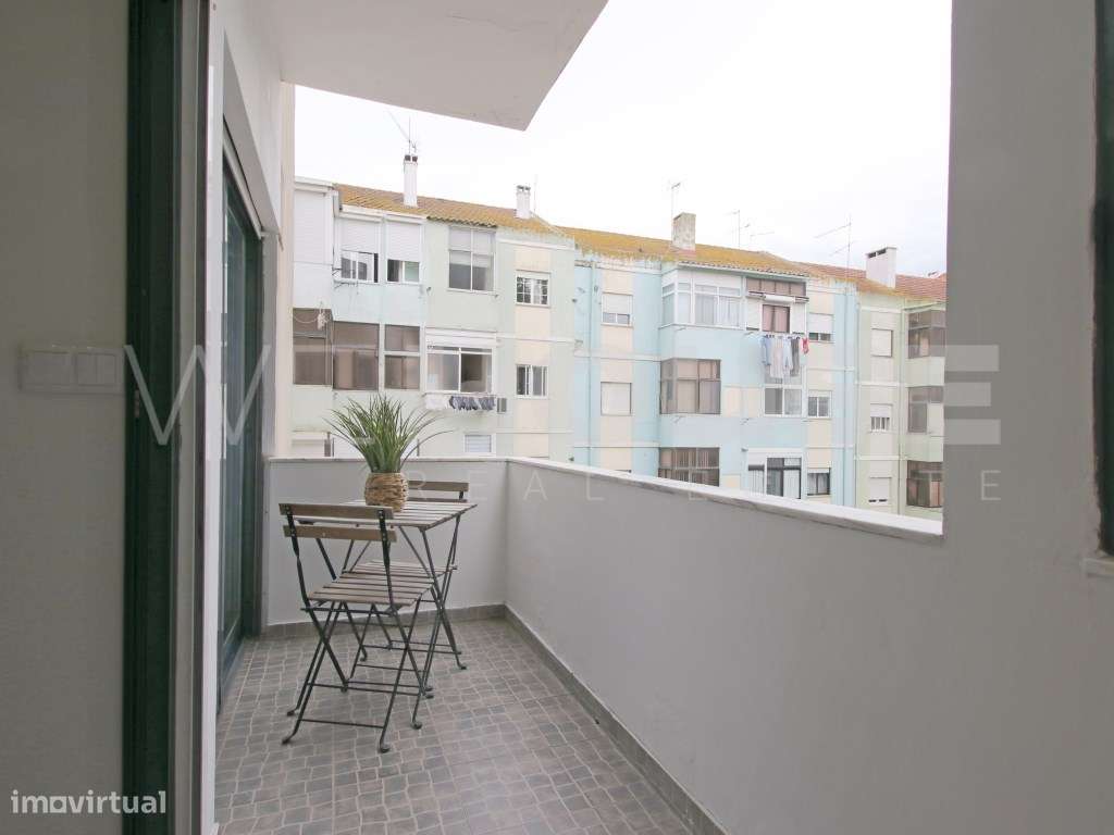 Apartamento T2 Renovado com Varanda - Excelente Localização ( Estaç...-17