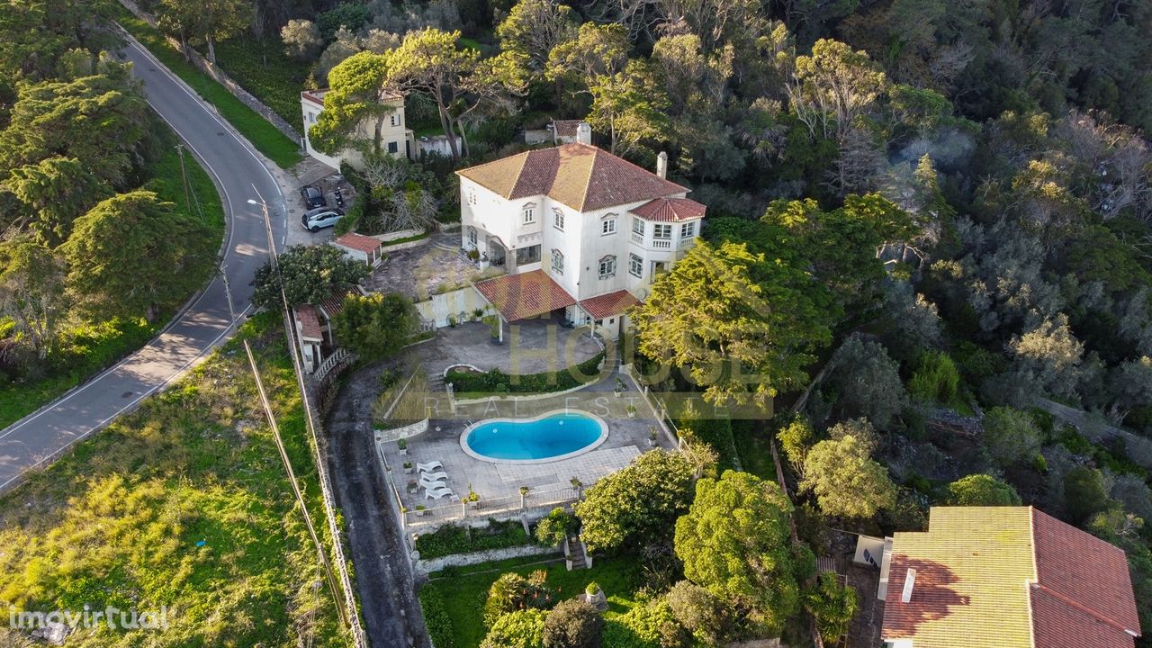 Vende-se Quinta com 13386m2 em São Pedro de Penaferrim, Sintra