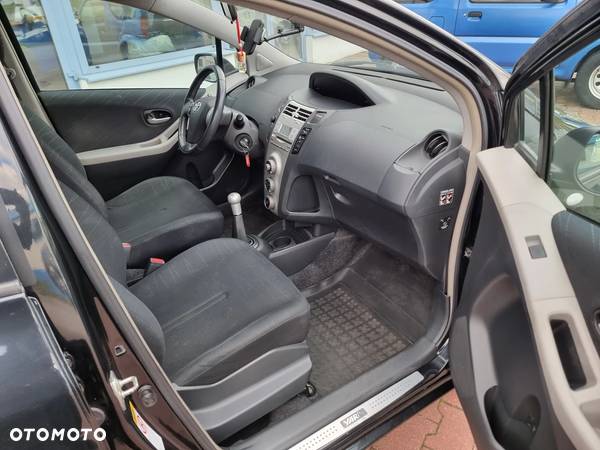 Toyota Yaris 1.3 VVT-i Sol - 6