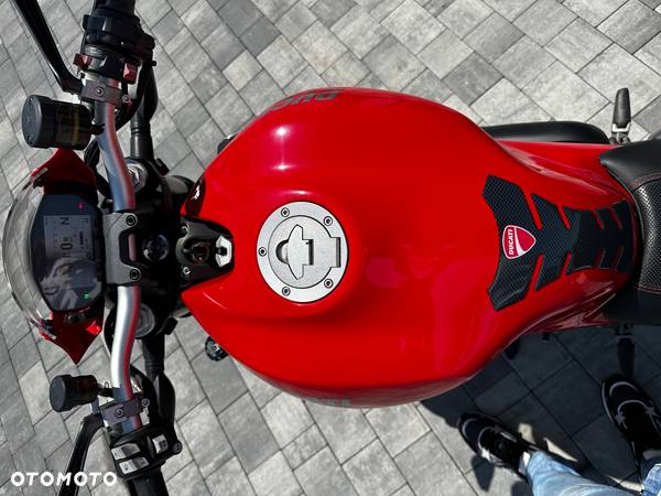 Ducati Monster - 12