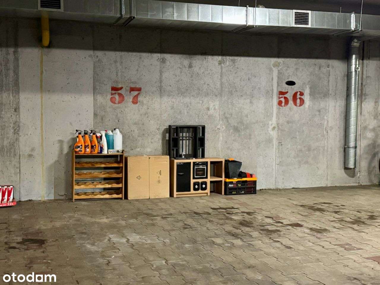 Miejsce Postojowe Hala Garażowa, Daszyńskiego-8