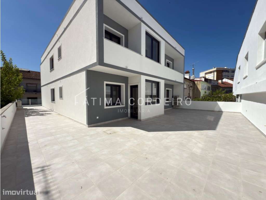 T4 de Luxo com Terraço de 115 m² no Coração de Almada - Grande imagem: 4/25