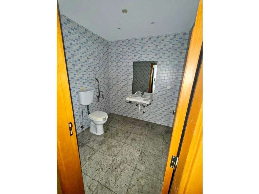 Oportunidade de negócio no coração de V. N. de Gaia-16