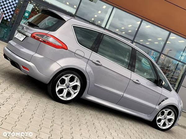 Ford S-Max - 11