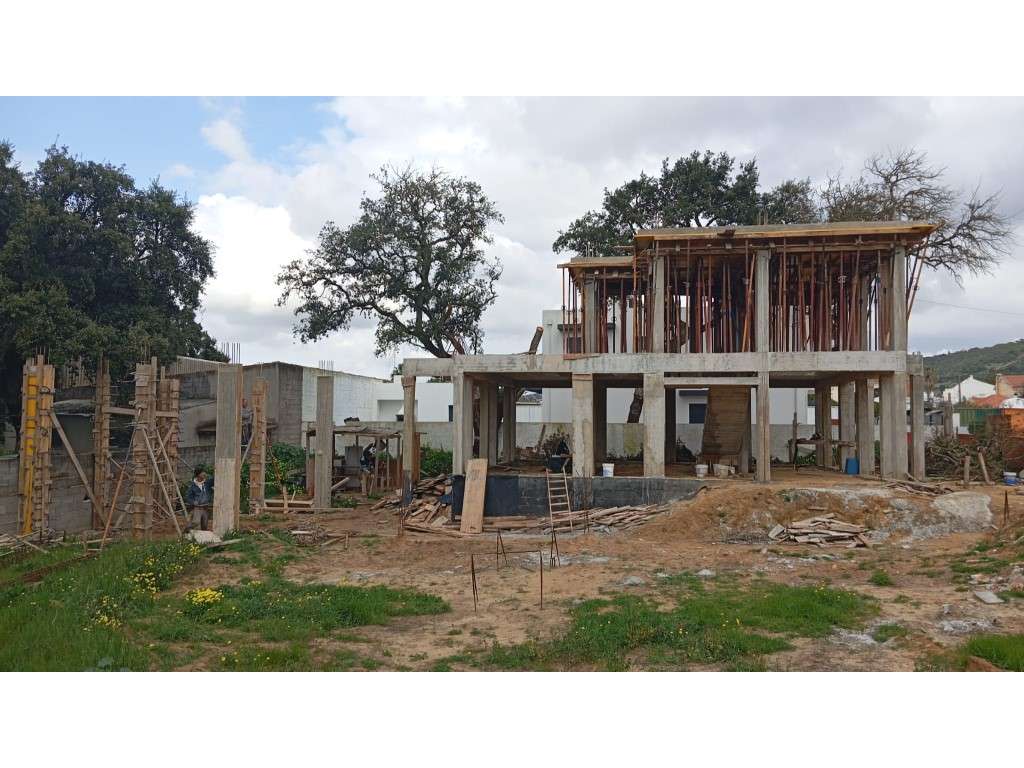 Moradia T4 a venda para conclusão de obra em Azeitão - Grande imagem: 2/34