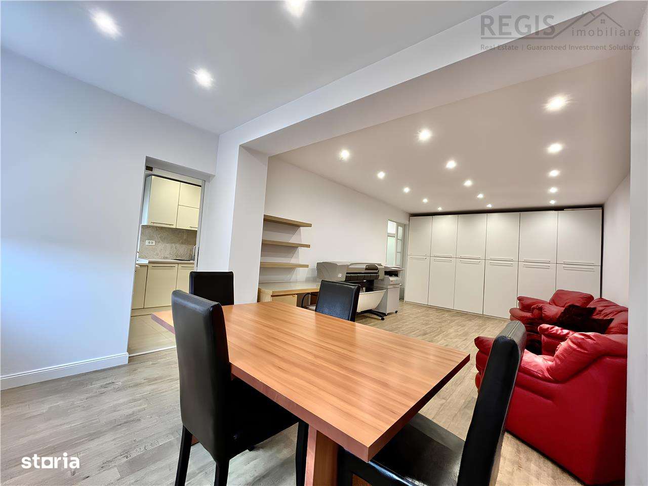 Apartament Decomandat Central cu 3 Camere potrivit unei S.C. - Imagine principală: 2/17