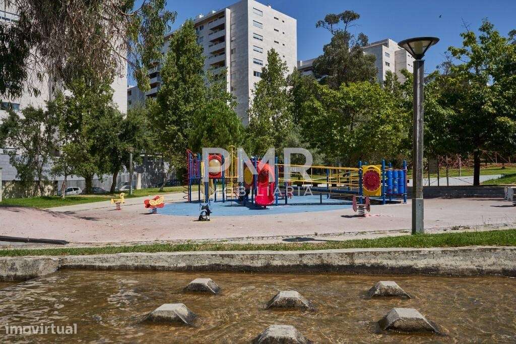 Apartamento T3 totalmente remodelado, para venda  no Lumiar.-15