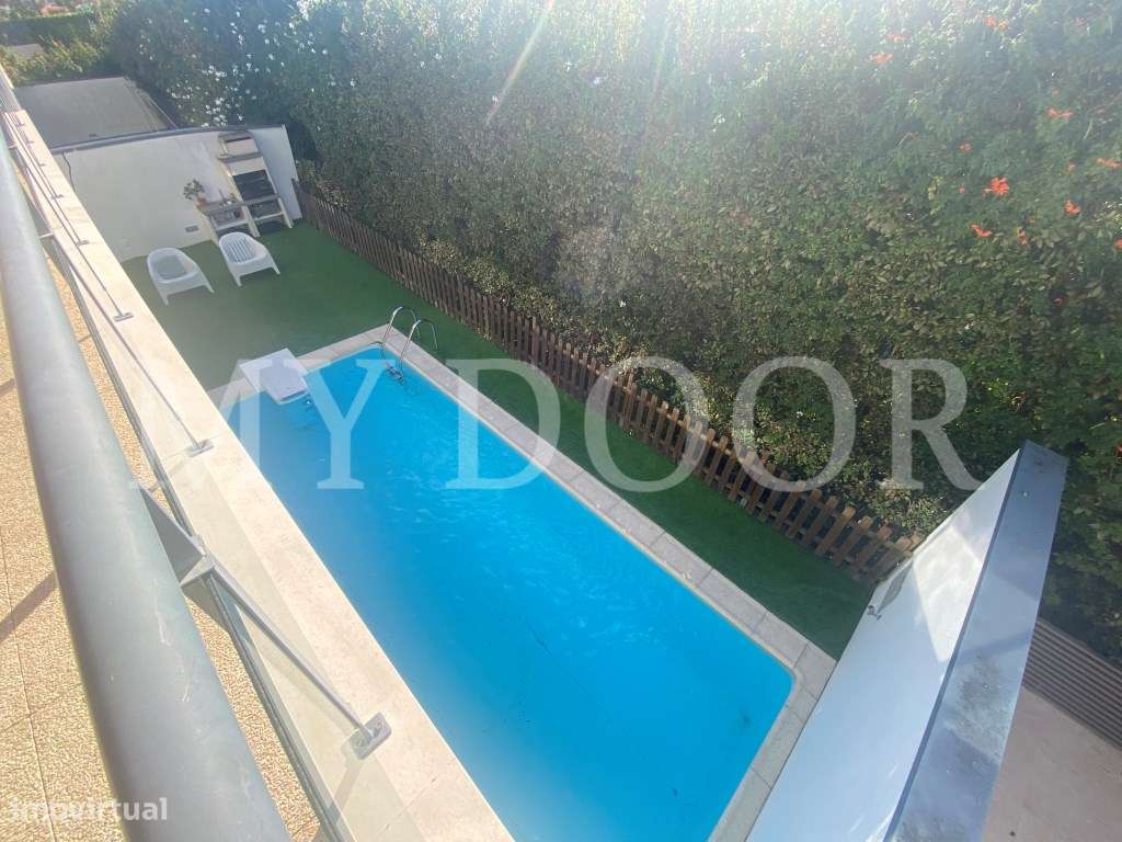 Loures - V4+1 Moradia c/ Piscina Privada - Varanda - Box + 2 parque...-42