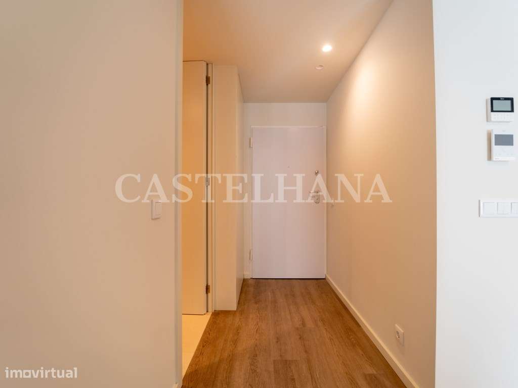 Apartamento T1 com garagem inserido em novo empreendimento da cidad... - Grande imagem: 3/68