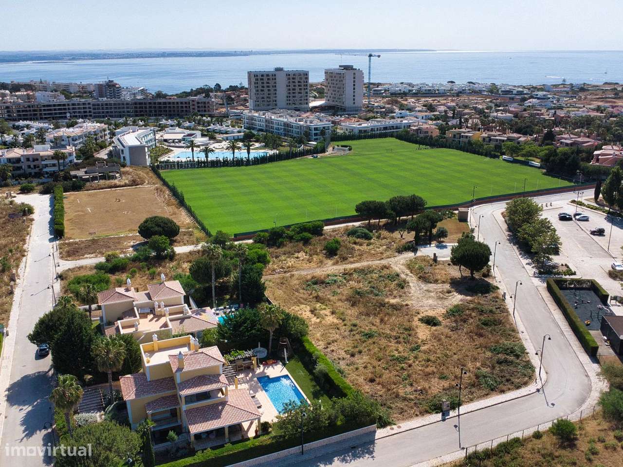 Título: O Lote Perfeito em Porto de Mós – 1.197m² para Construção de L - Grande imagem: 5/6