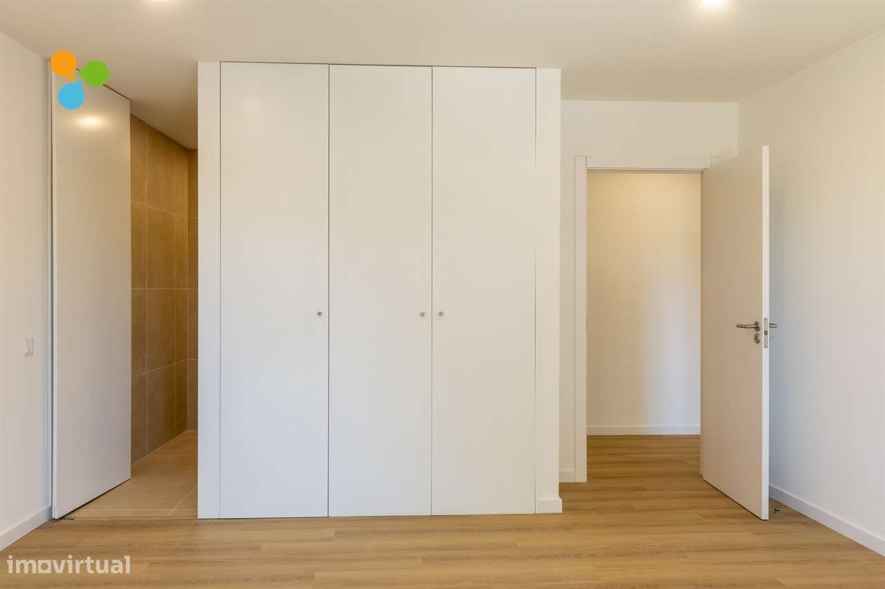 Apartamento T3 c/ Box e varanda, junto às faculdades-10