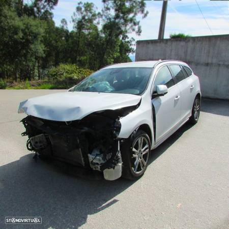 Volvo V60 2.0 D3 (163cv) 2010 - Peças Usadas (7371) - 2