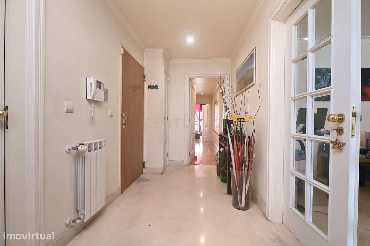 Apartamento 3 quartos, 3 WC, no centro dos Jardins da Parede, com vist-12
