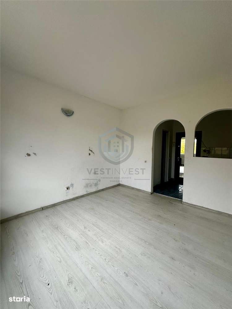 Garsoniera etaj 3 Aluminei - Imagine principală: 2/5