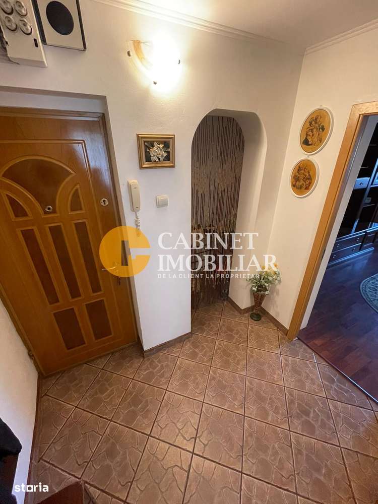 Tudor Vladimirescu str Tepes Voda - decomandat- an 1978 - mobilat - Imagine principală: 5/7