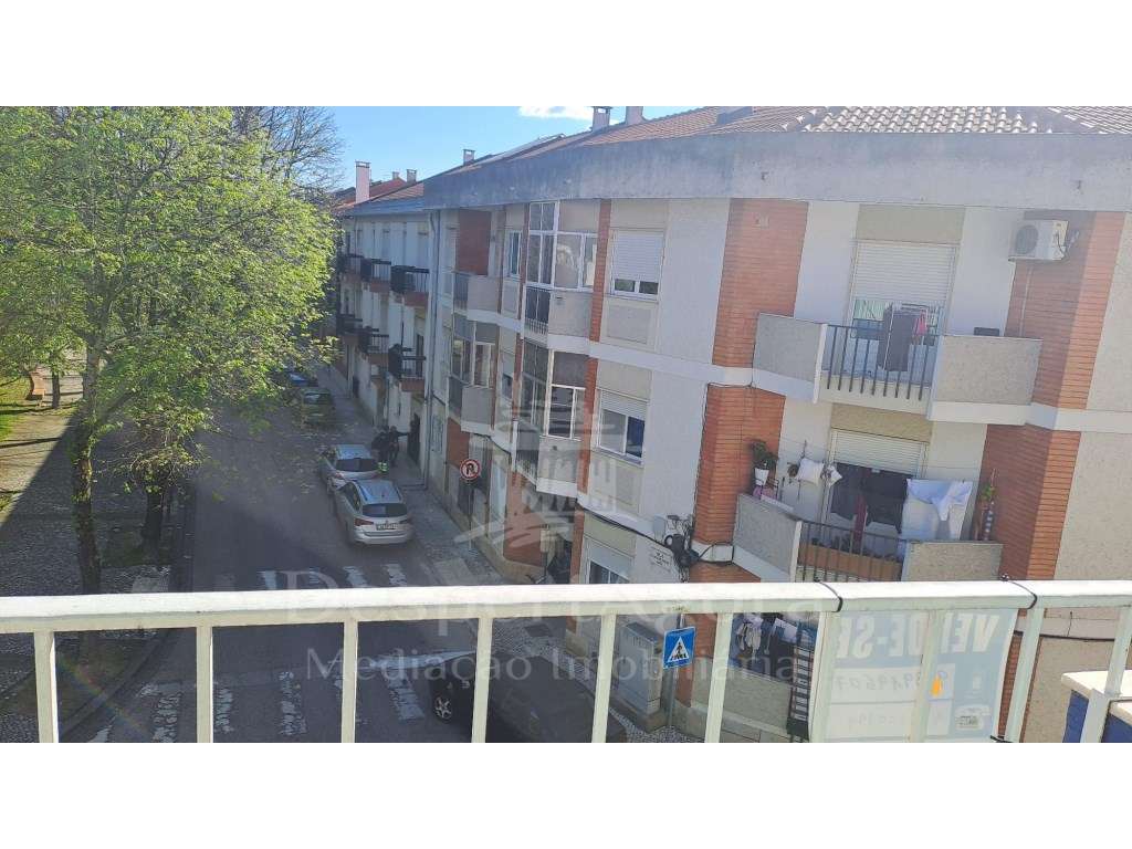 T3 com Garagem Perto da estação e escolas-6