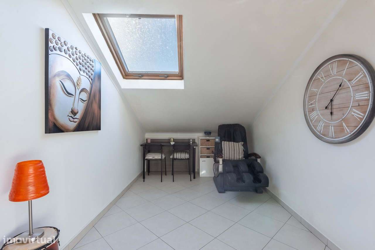 Casa tradicional reformada com grande jardim em Budens-25