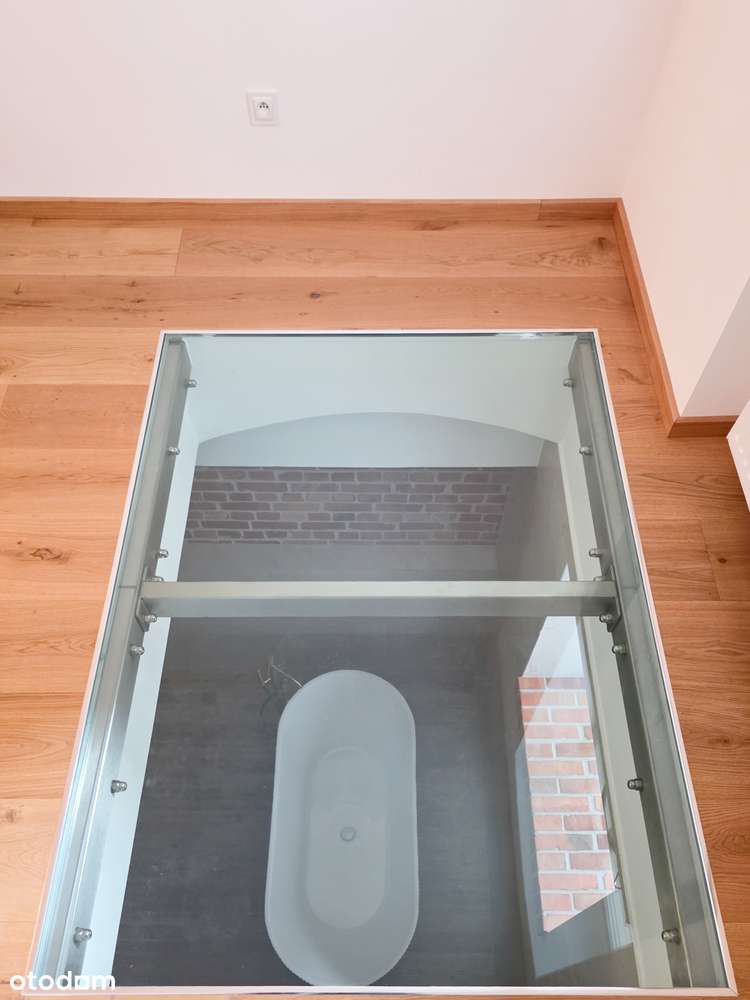 Unikatowy loft w sercu Poznania – cegła – szklane sufity -dwupoziomowy-7