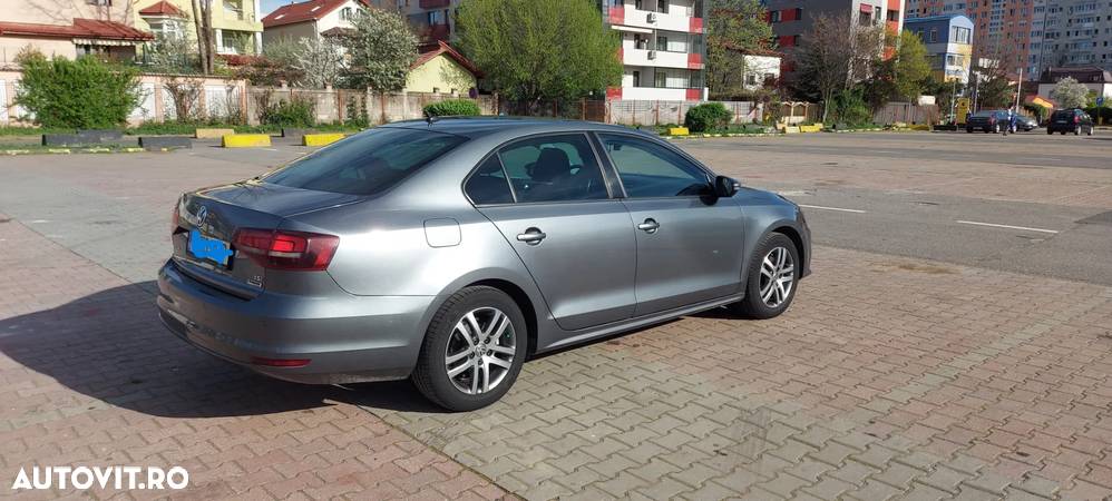 Volkswagen Jetta 1.2 TSI Comfortline - 8