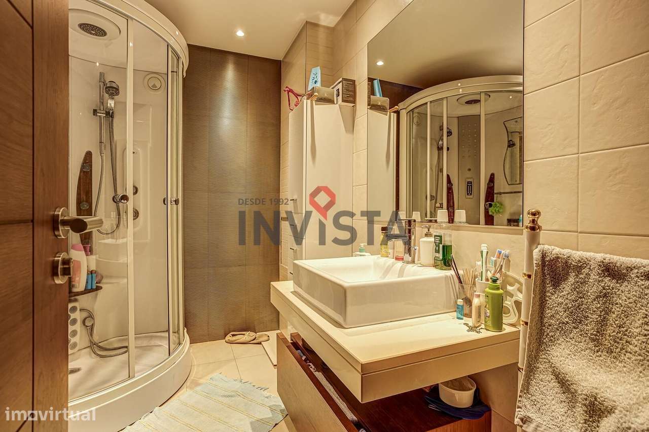 Apartamento T4 com 202,05m2 no Condomínio Fechado OMNIA IV-17