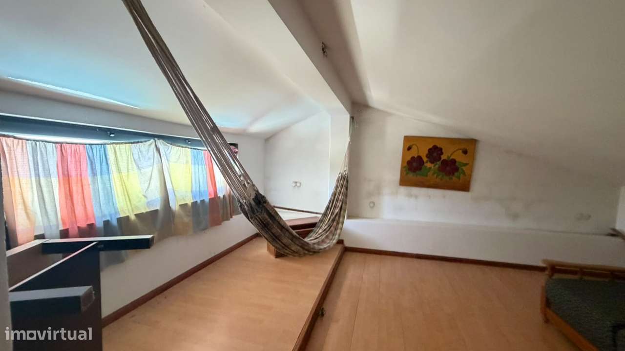 Andar de Moradia T2 c/ Suite, Logradouro e Garagem-10