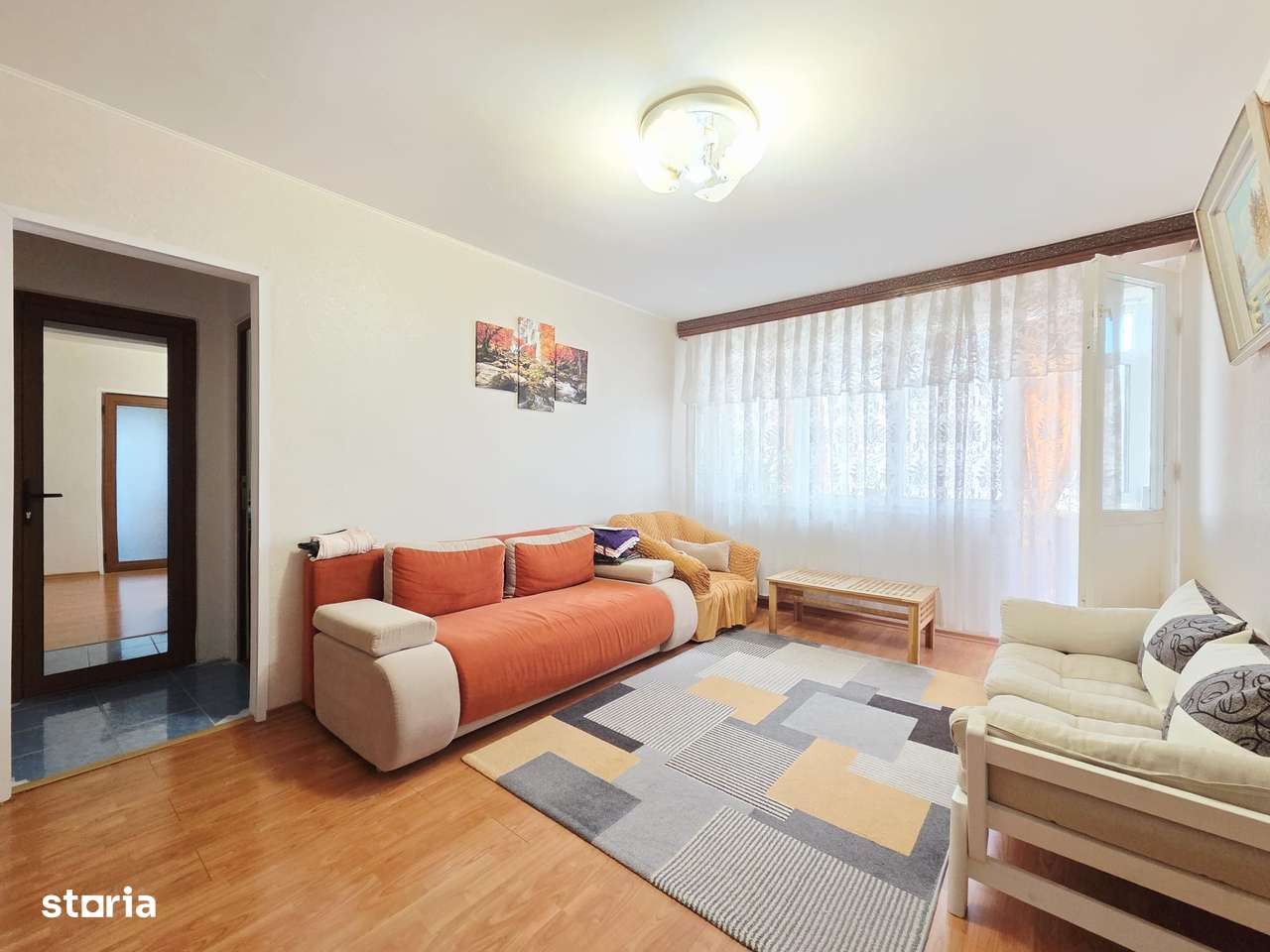 Apartament 3 camere Micro 16 cu 2 balcoane etaj 2-3